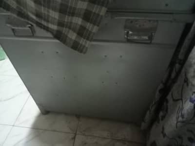 Trunk for sale nice condition kahi sa bhi khrab nhi ha new lgta ha