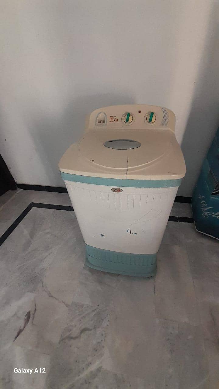 simple small washing machine 4