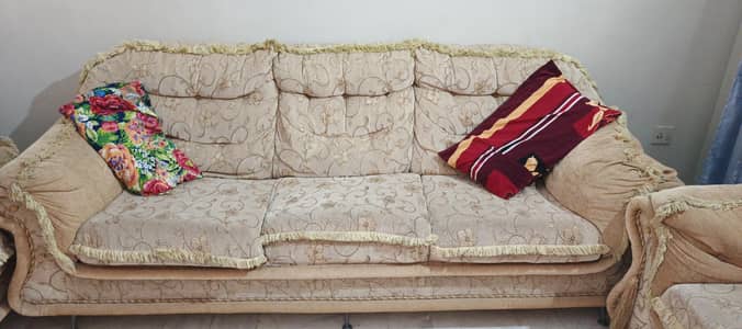 sofa set 5 seter good condition 9000