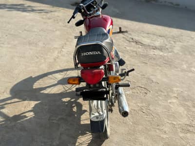 Honda CD 70 2025