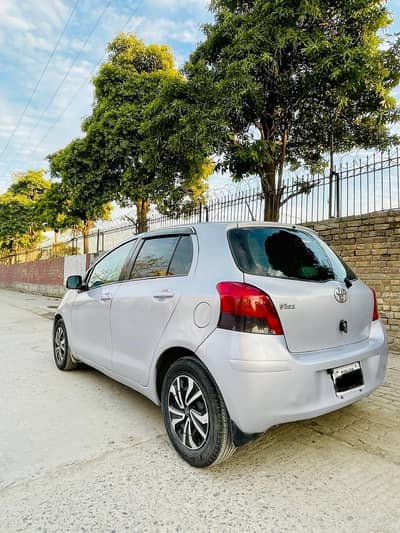 Toyota Vitz F 1.3