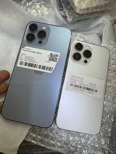 Sale iPhones 3 pcs like new