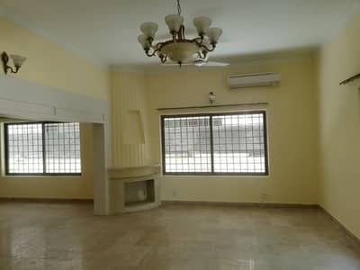 HOUSE FOR RENT IN F-7