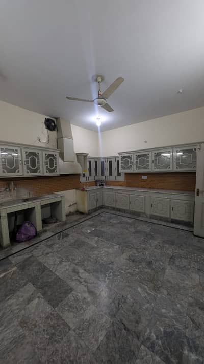 20 MARLA HOUSE FOR RENT UPER PORTION KHAYABAN COLONY
