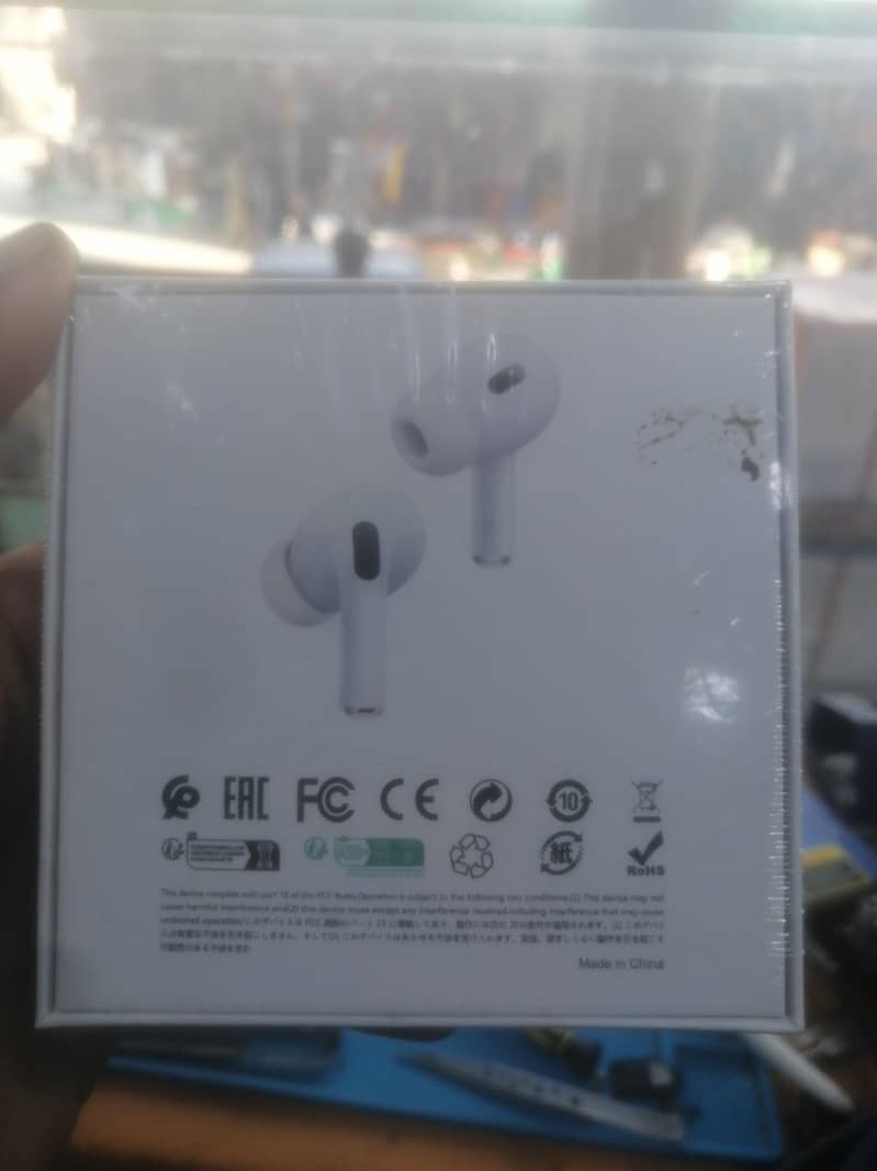 earbuds 1