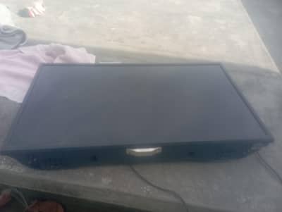 NU 32 Inch Smart Led Tv (Model NU13000) Only Pannel Broken /For Parts