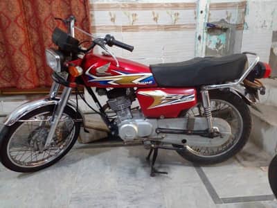 Honda 125 in original condition with biometric good sound