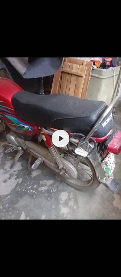 2017 model h engine ok h WhatsApp Py rabta karay 03234091793 py