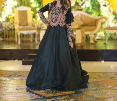 mehndi lehnga choli only wear for 2 hours