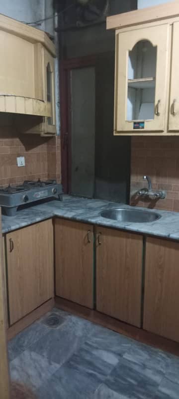 2 beds flat available for rent in Ghauri town phase 4b. Water boring separate electric meter