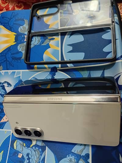 Fold Z 5 Cream 256GB New just box open