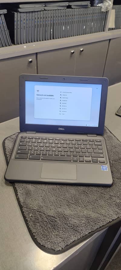 Dell 3100 4GB/16GB playstore & windows