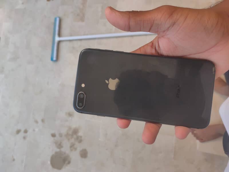 iPhone 8 Plus 0