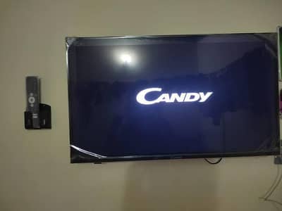 32 inch Android LCD for Sale – With Box – Needs Software Repair