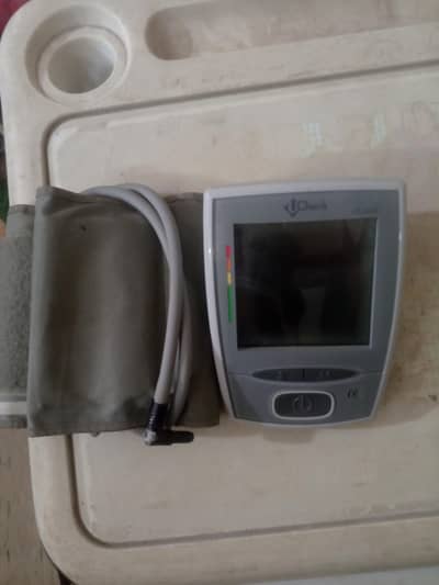 blood pressure monitor machine digital