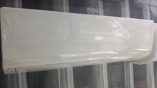 less time used AC one tun non inverter for urgent sale