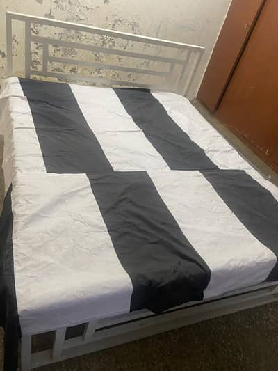 BED/ ROOM BED/ QUEEN BED