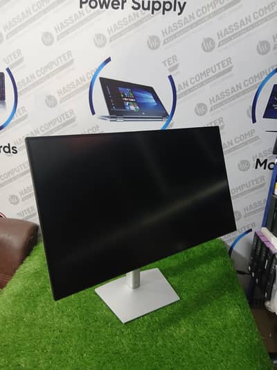 27" Inch Dell P2722D 2K Infinity Borderless 10 bit colors 100% Monitor