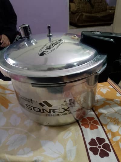 Sonex pressure cooker