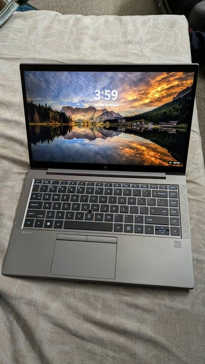 HP ZBook Firefly G8 14, i5 11th, 32gb ram, 512 ssd