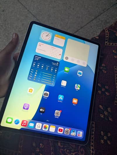 ipad pro 3rd generation 12.9 inc USA model storage 64 condition 10/10