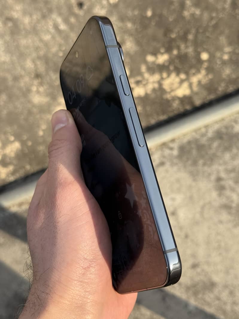 Google Pixel 9 pro 4