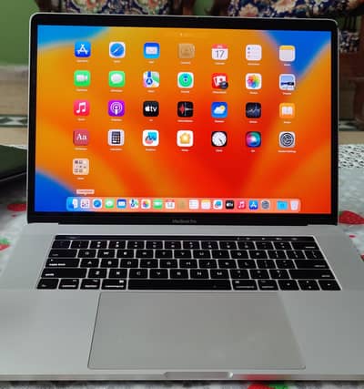 MacBook pro 2017 16GB 512GB