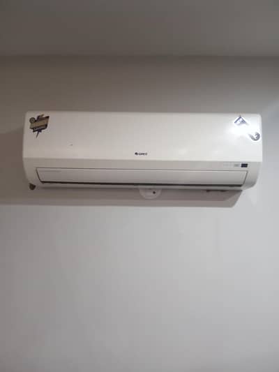 GREE 1 TON SEALED AC GAS OK