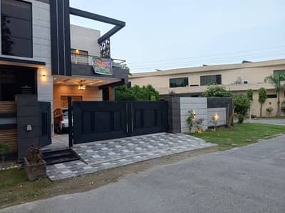 Brand New 14 Marla Corner Home in Punjab Cooperative Housing Society | 5 Beds with Baths, Study, Double TV Lounges & Lift | 525 Lac Negotiable Buttar Estate & Groups