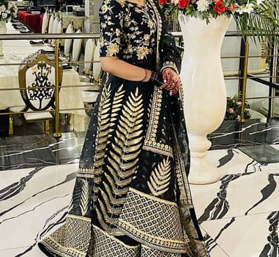 Black lehnga just like new, worn once only