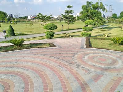 8 Marla level plot ideal location close to park