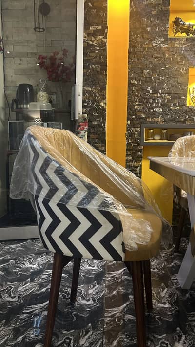 Slightly used dining chairs 5