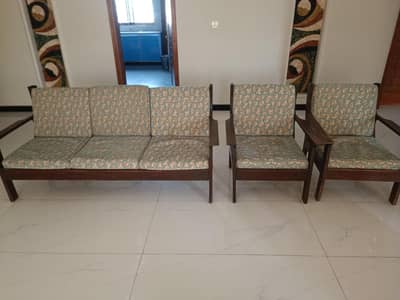 5 seater sofa set with cushion