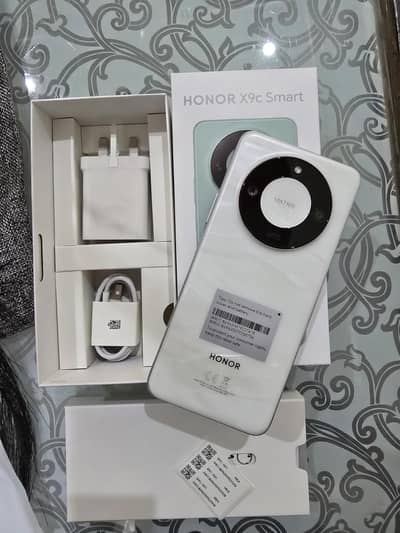 Honor x9c smart 12GB Ram 256 GB ROM.