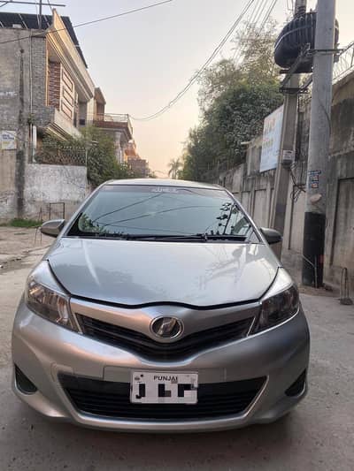 Toyota Vitz 2013 / 17 for sale (03026185353)
