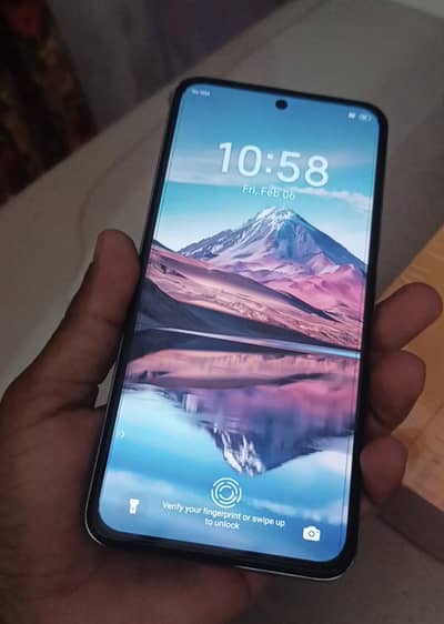 zero set 10 mah wranty 10/10 8+8 128gb