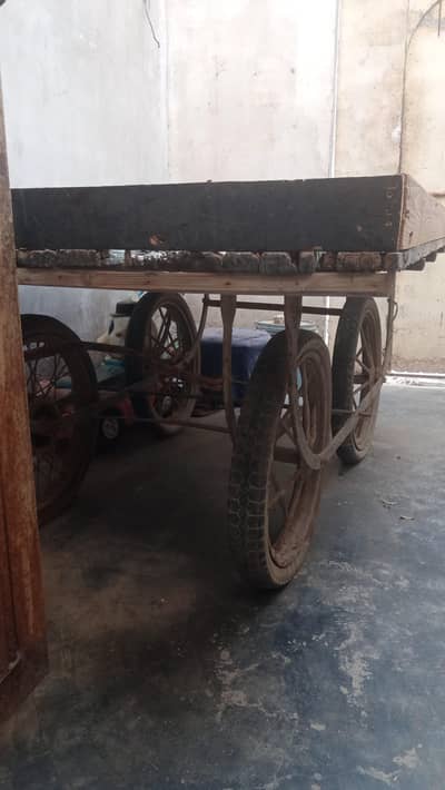 Sabzi ka thiya or  box  lakriyan or Thela  urjunt sell 03162637031