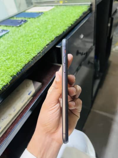 iPhone 11 baipass 64 gb