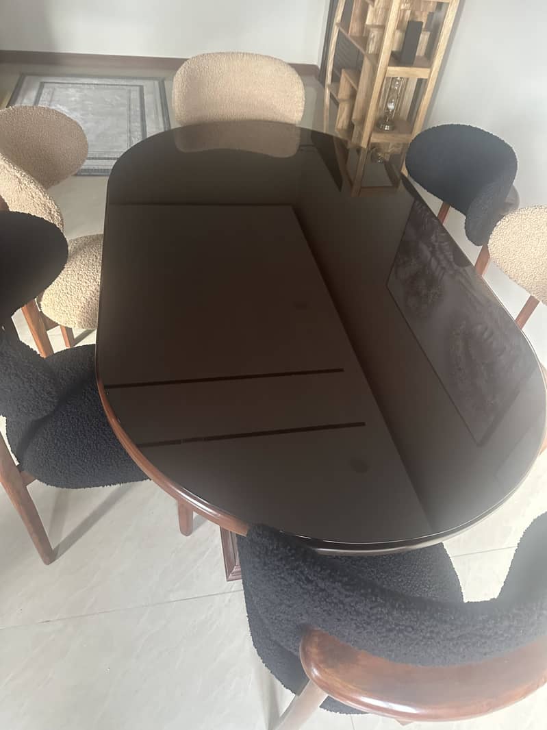 Dining table plus 6 chairs 2