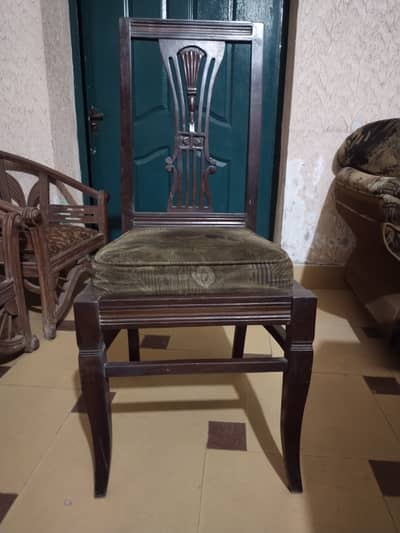 Wooden Six Seaters Dinning Table for immediate sale