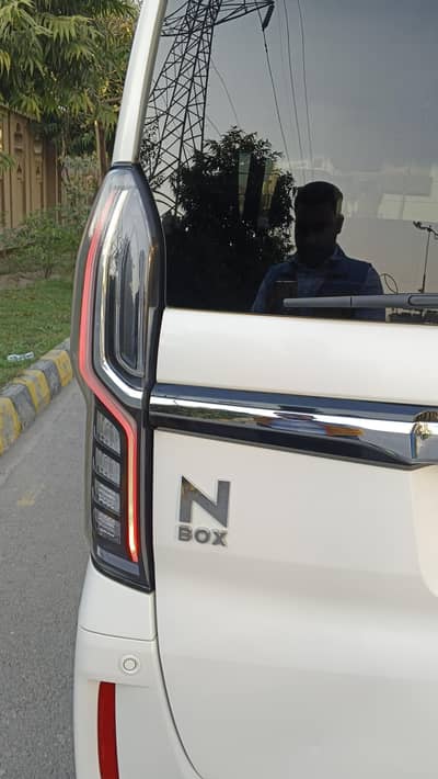 Honda N Box Custom 2024