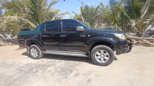 Toyota Hilux Vigo one hand condition black panther