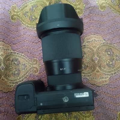 sony 6400 cam with 16mm lens . 1.4