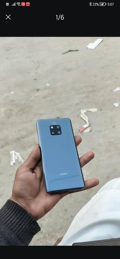 mate 20 pro 6/128 pta approved minor dot on disply