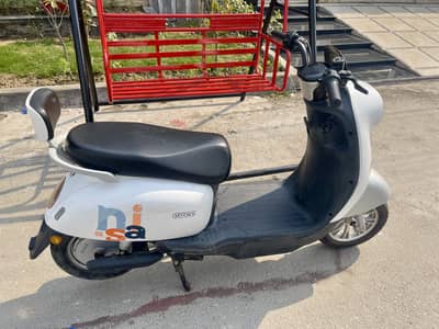 Evee Nisa Electric Scotty | 9/10 Condition | Long Range Battery 2025