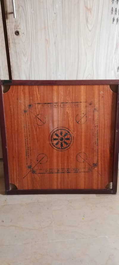 carrom board