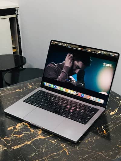 MACBOOK M1 PRO 2021 14'' DISPLAY 32GB/512GB FOR SALE BEST CONDITION