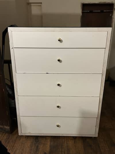Drawers and dressing table