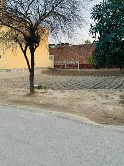 On Excellent Location 5 Marla Residential Plot In Park View City - Silver Block Is Available For Sale