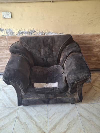 3.2. 1 Sofa Set for Sale need Repair